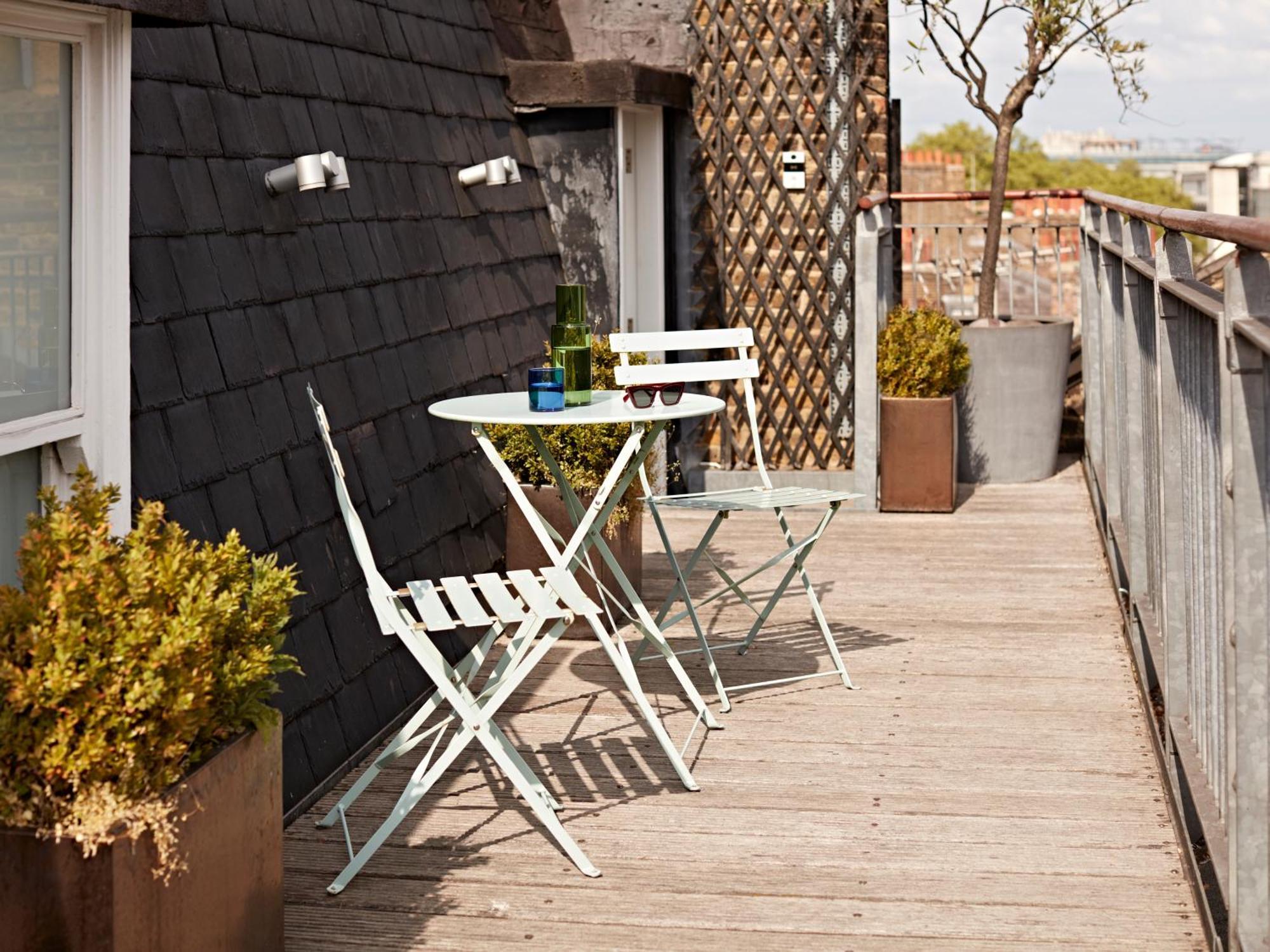 Large Studio Shared Terrace