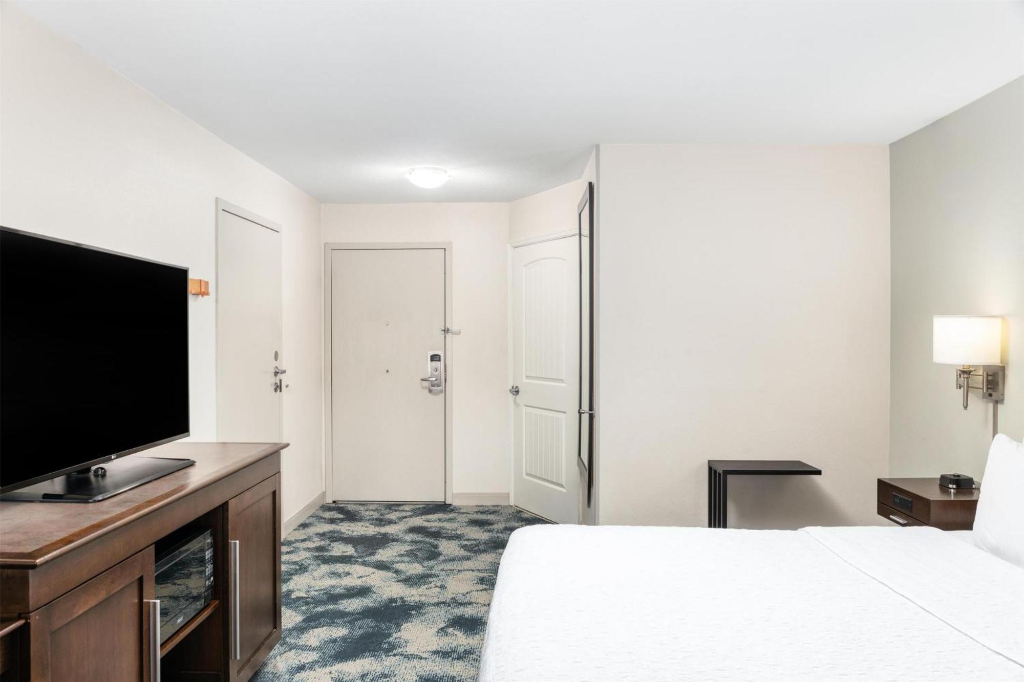 Habitación con cama grande adaptada para personas con movilidad reducida - No fumadores