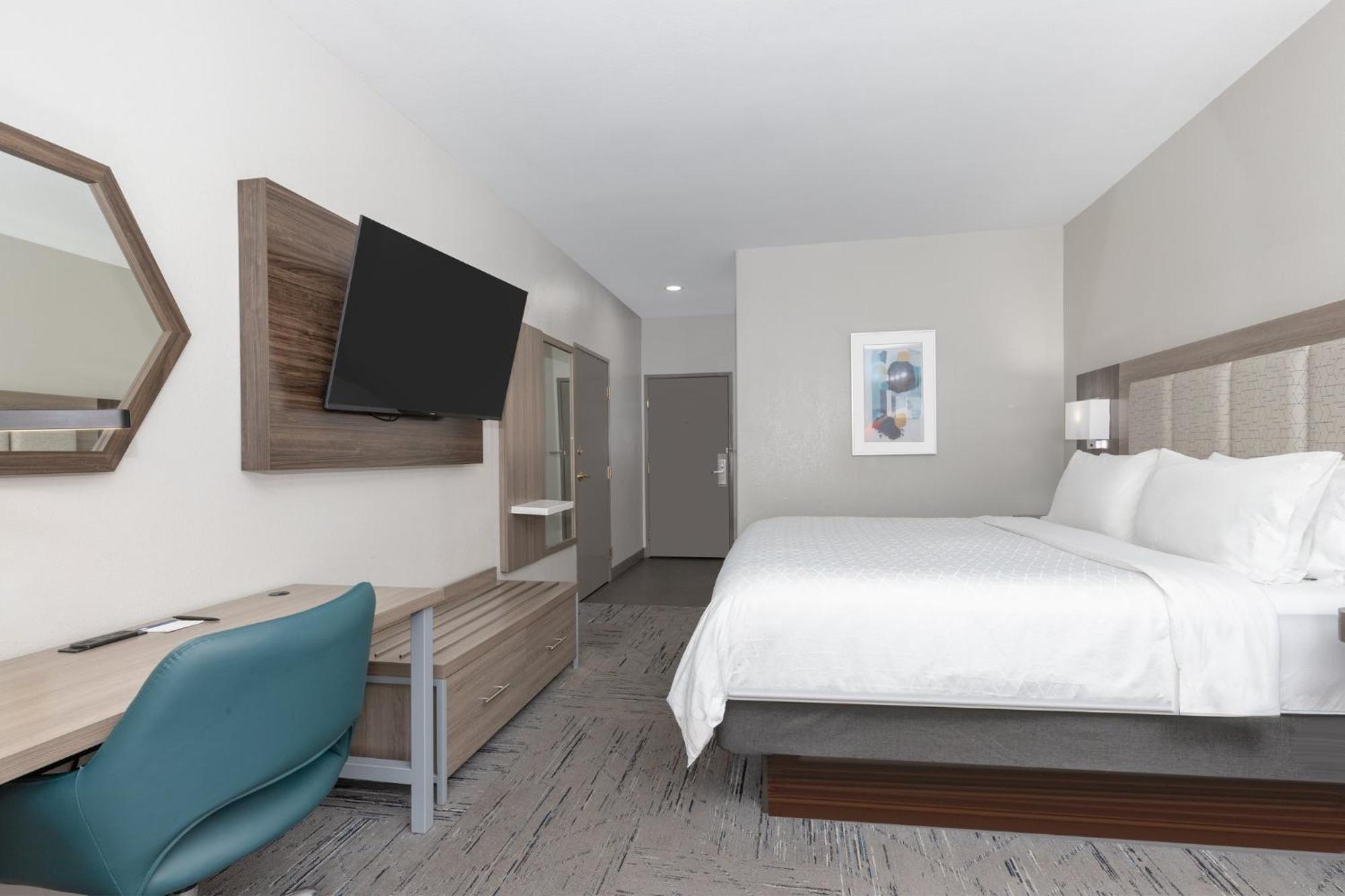Standard King Room with Mobility Accessible Roll-In Shower