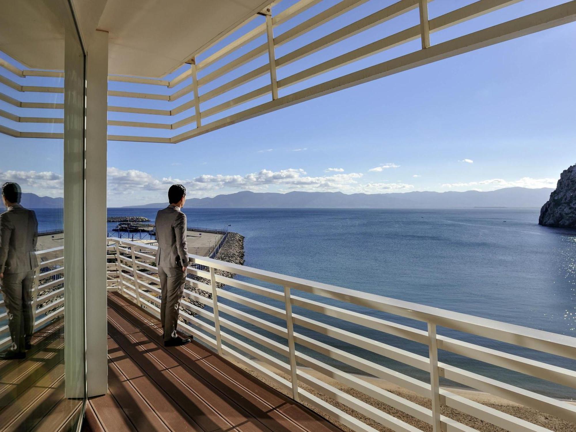 Superior King Room with Ocean View