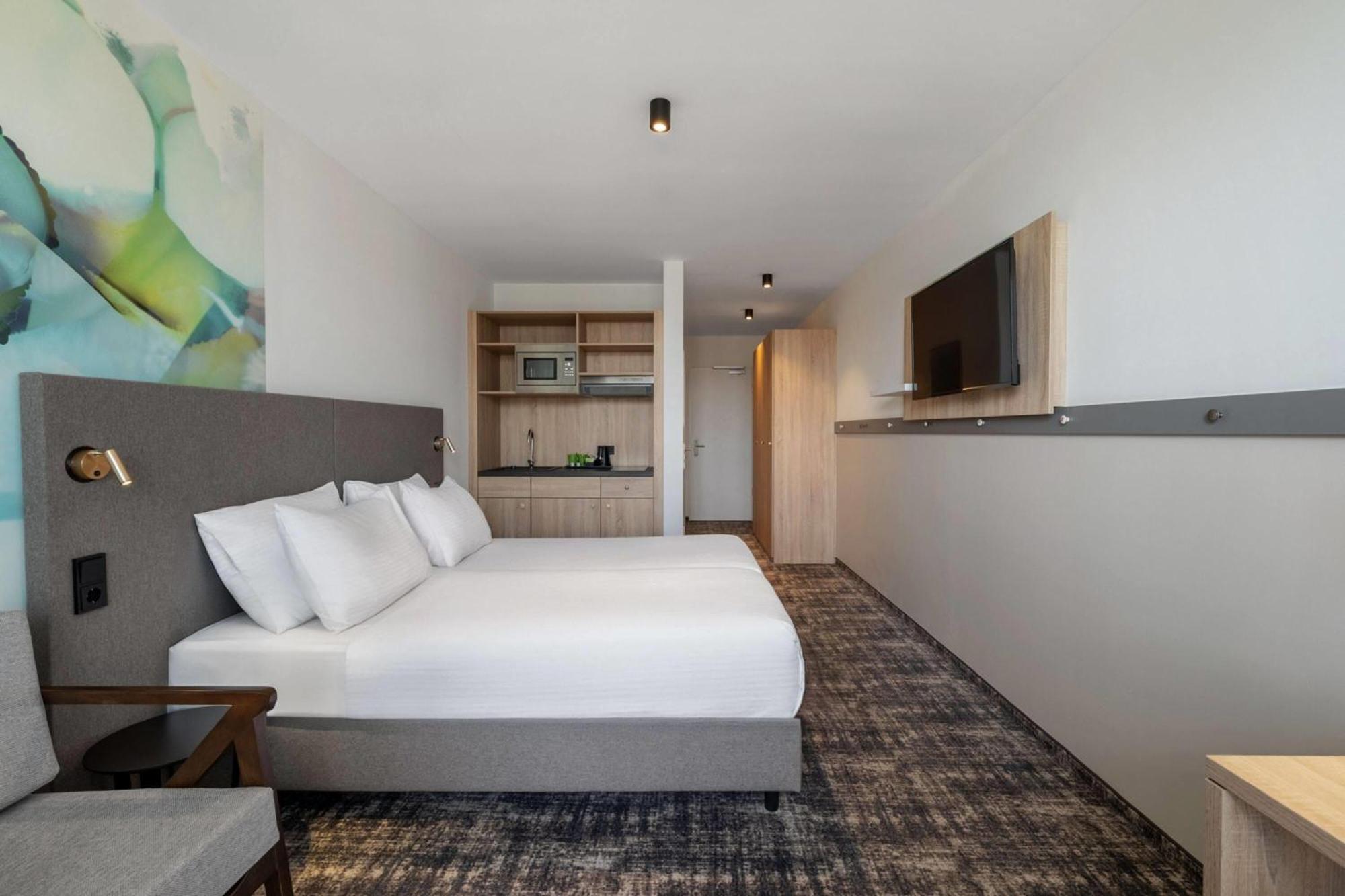Superior Twin Room Kitchenette Balcony Non-Smoking