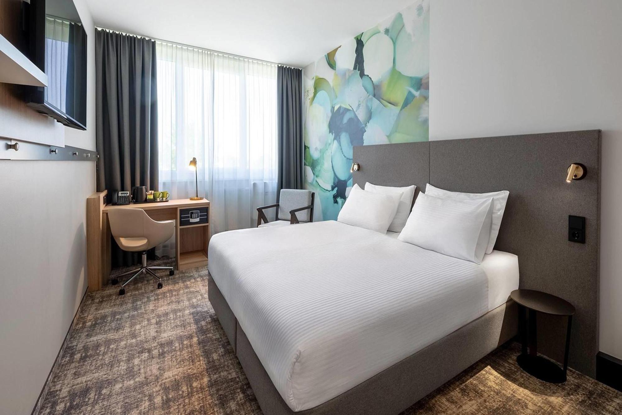 King Size Double Room Non-Smoking