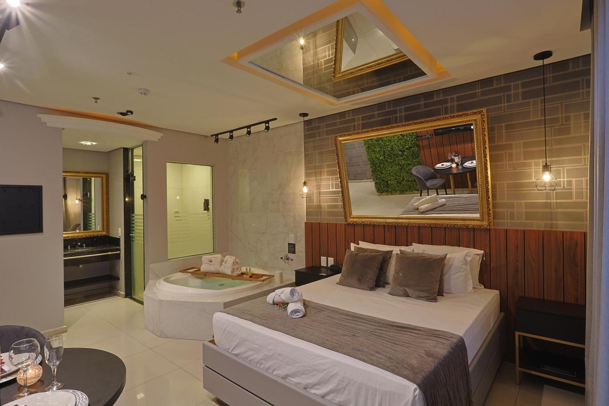 Quarto Duplo com Banheira de Hidromassagem