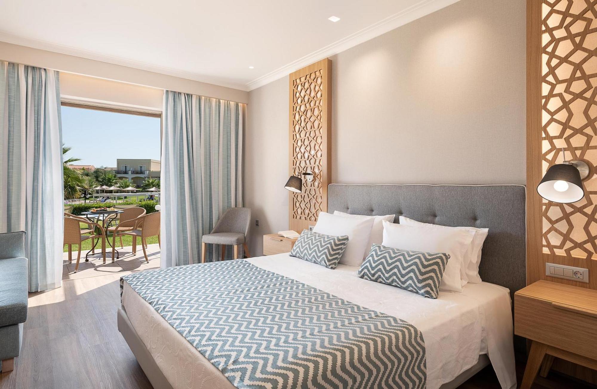Family Junior Suite (2 Adults + 2 Children)