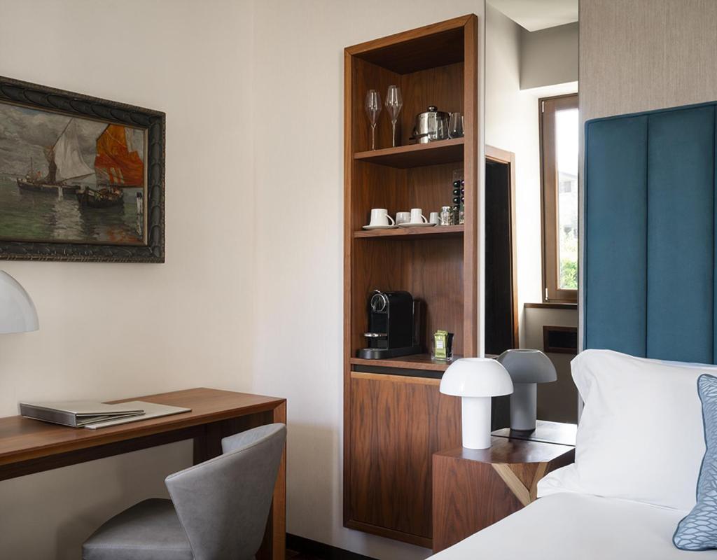 Deluxe Double Room with Mountain View