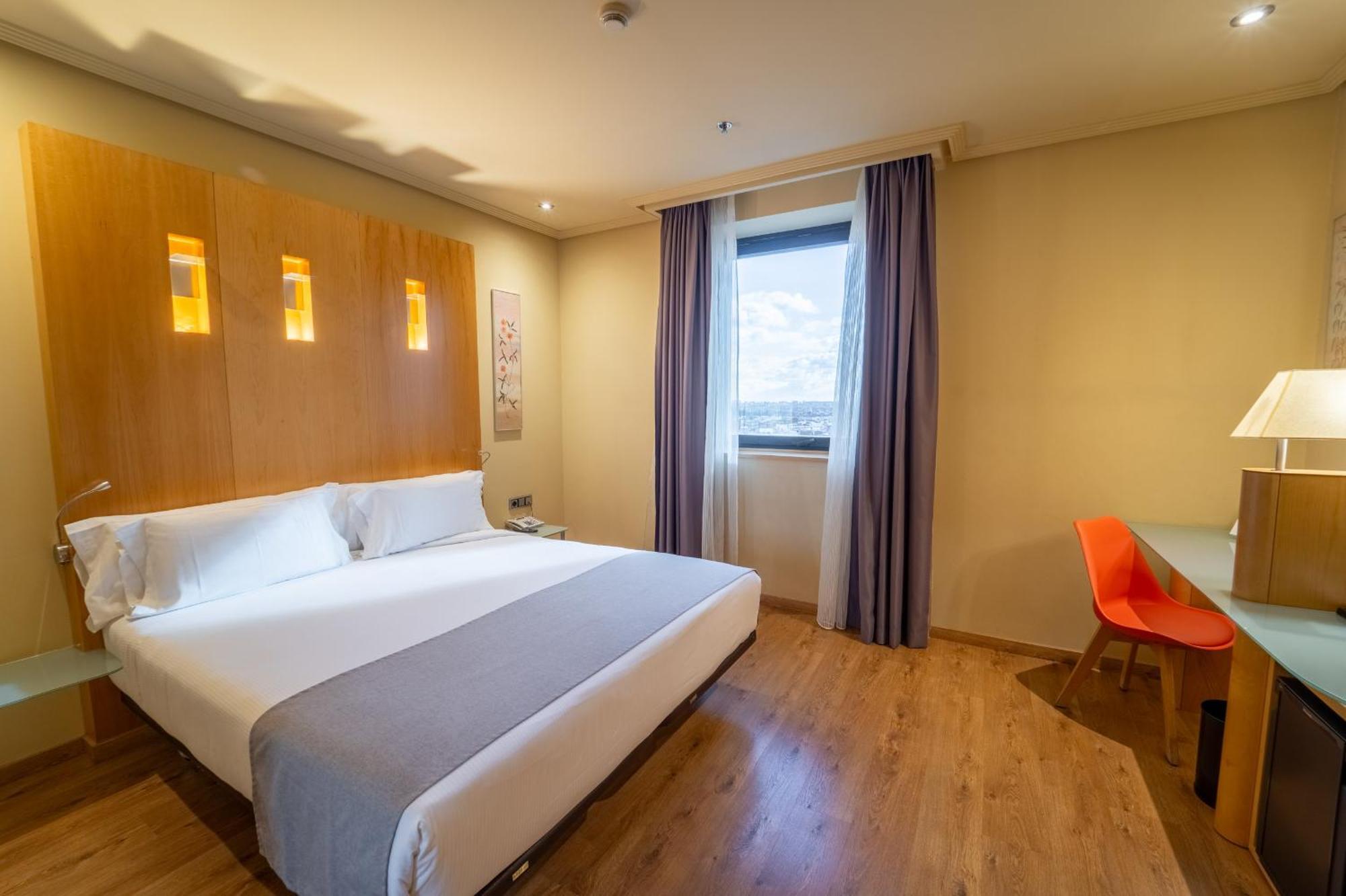 Quarto Família (2 Adultos + 2 Crianças)