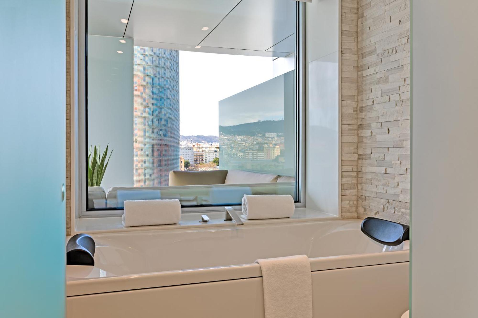 Deluxe Suite mit Whirlpool-Badewanne