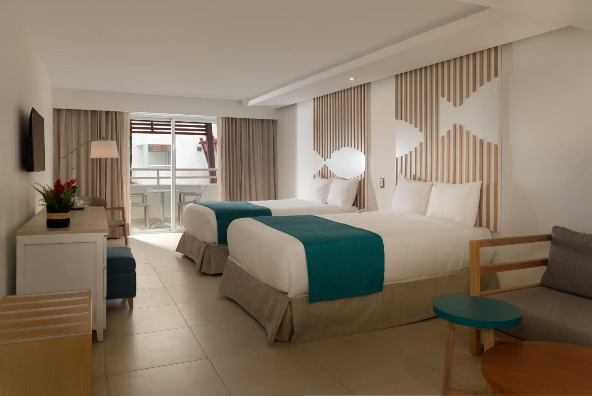 Premium Double Room with Garden View and Balcony - Non-Smoking