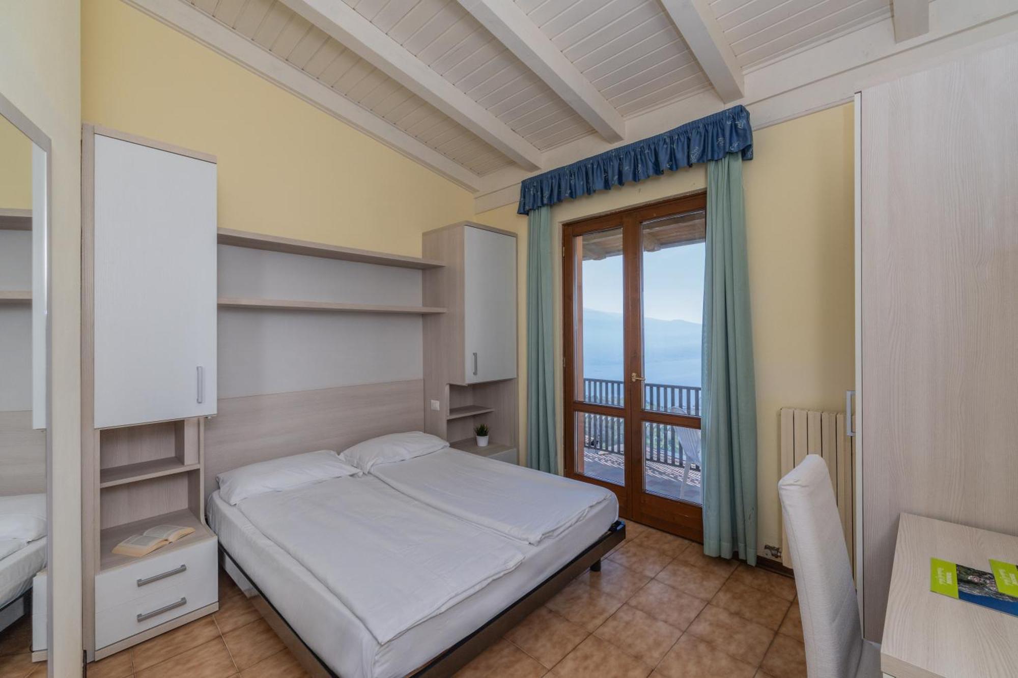 Doppel-/Zweibettzimmer mit Seeblick
