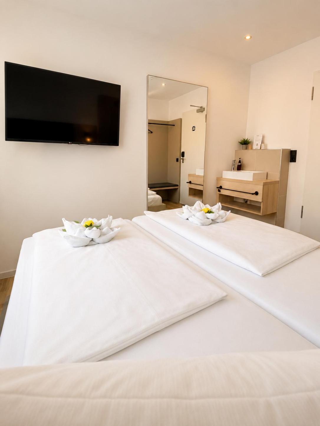 Budget Double Room with Shared Bathroom