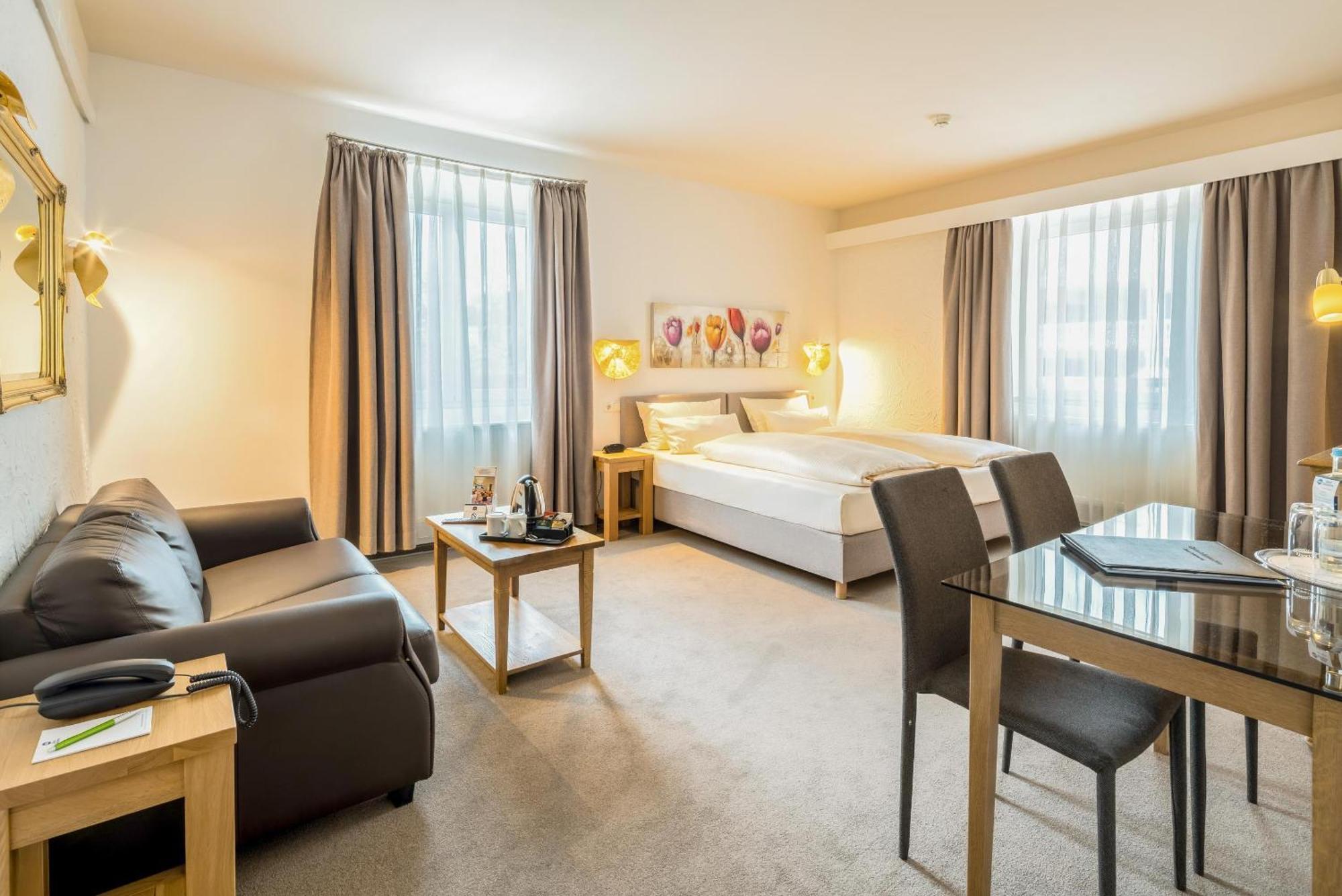 Comfort Queen Room