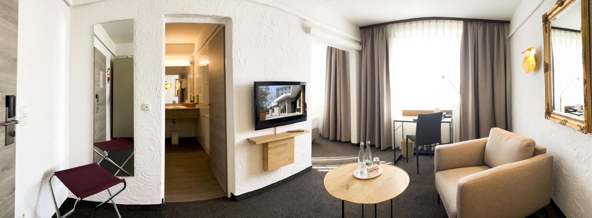 Standard Queen Room