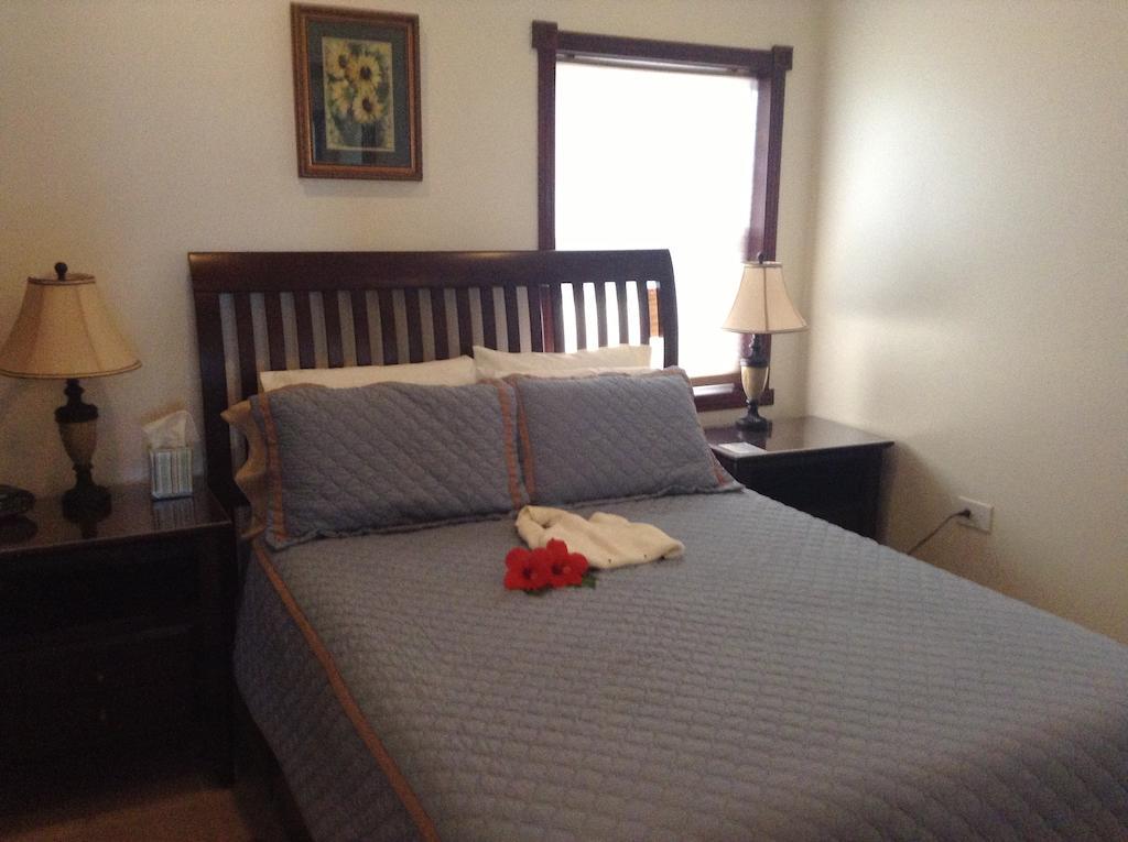 One Bedroom Queen Suite - Oceanfront