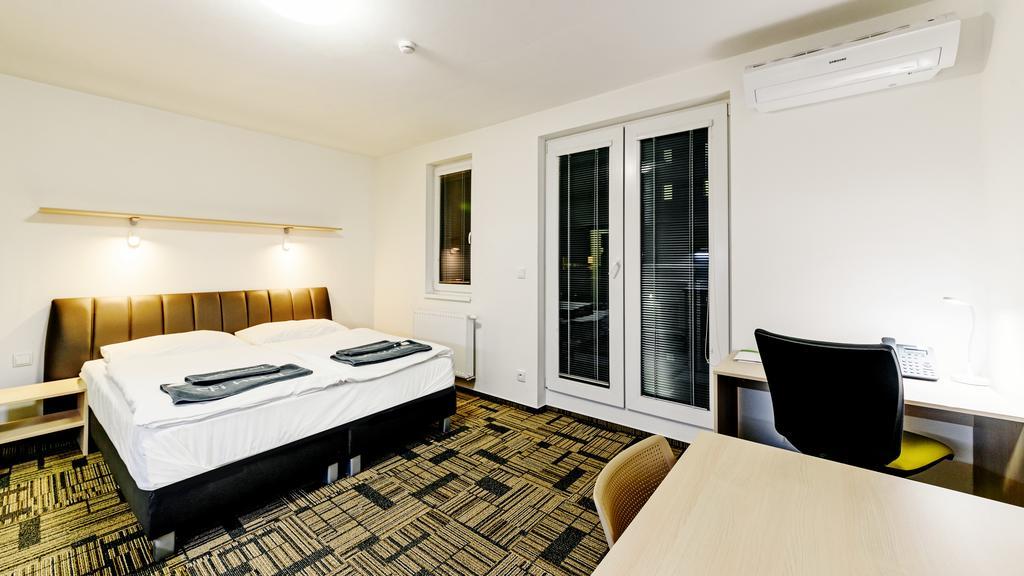 Executive Apartment mit Balkon