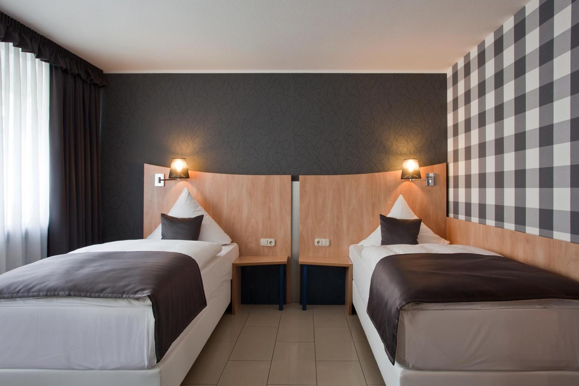 Double or Twin Room,130171682:JPEG