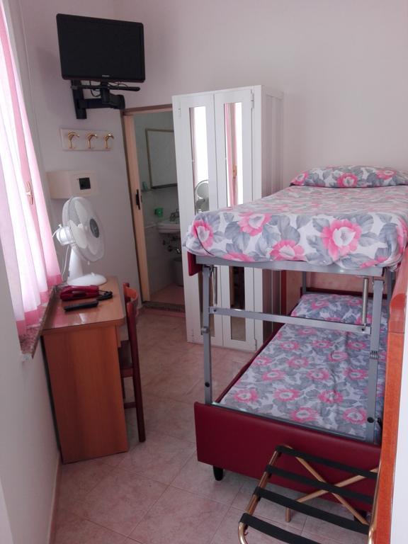 Mixed Dormitory Room