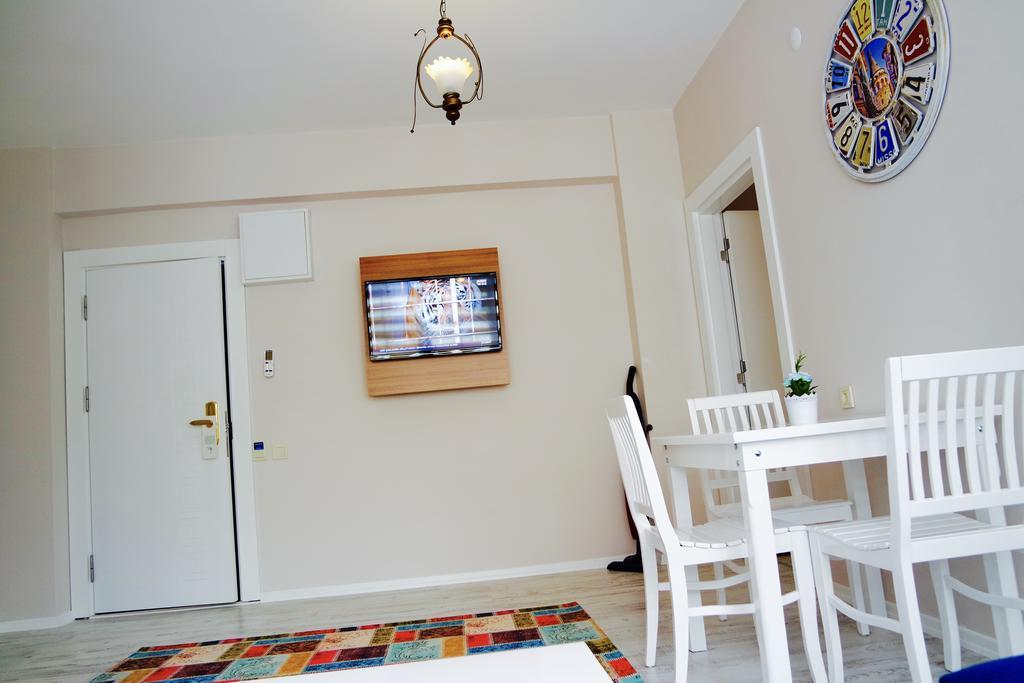 One-Bedroom Apartment (2 Adults + 1 Child)
