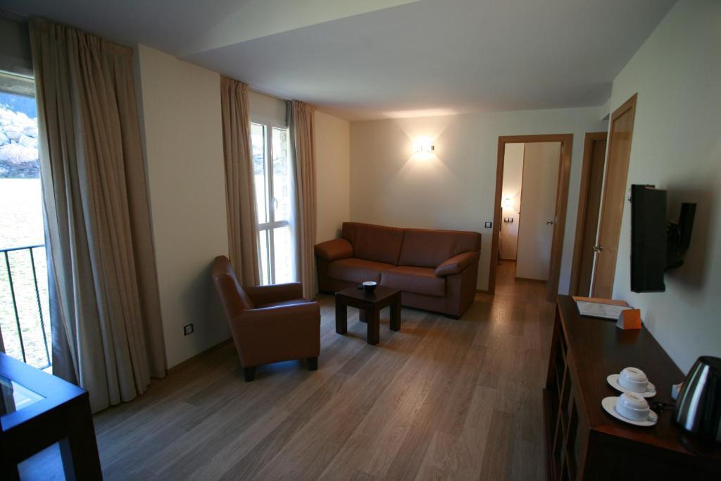 Suite with Spa Access (2 Adults)