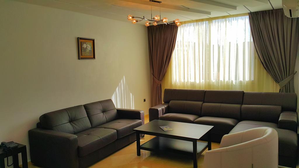 Deluxe Apartment