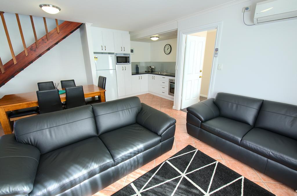 Deluxe Three-Bedroom Apartment