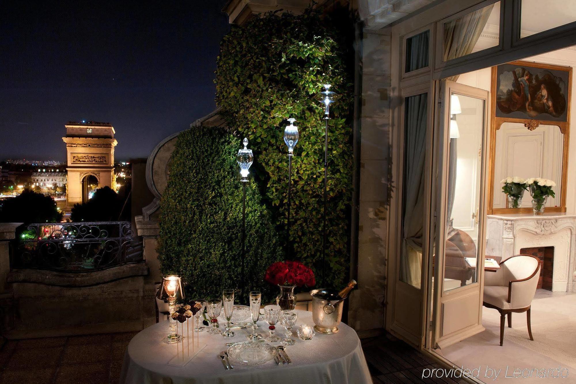 Suíte com Terraço Arc de Triomphe