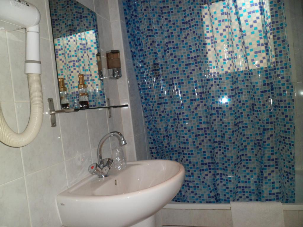 Quadruple Room,84965651:JPEG