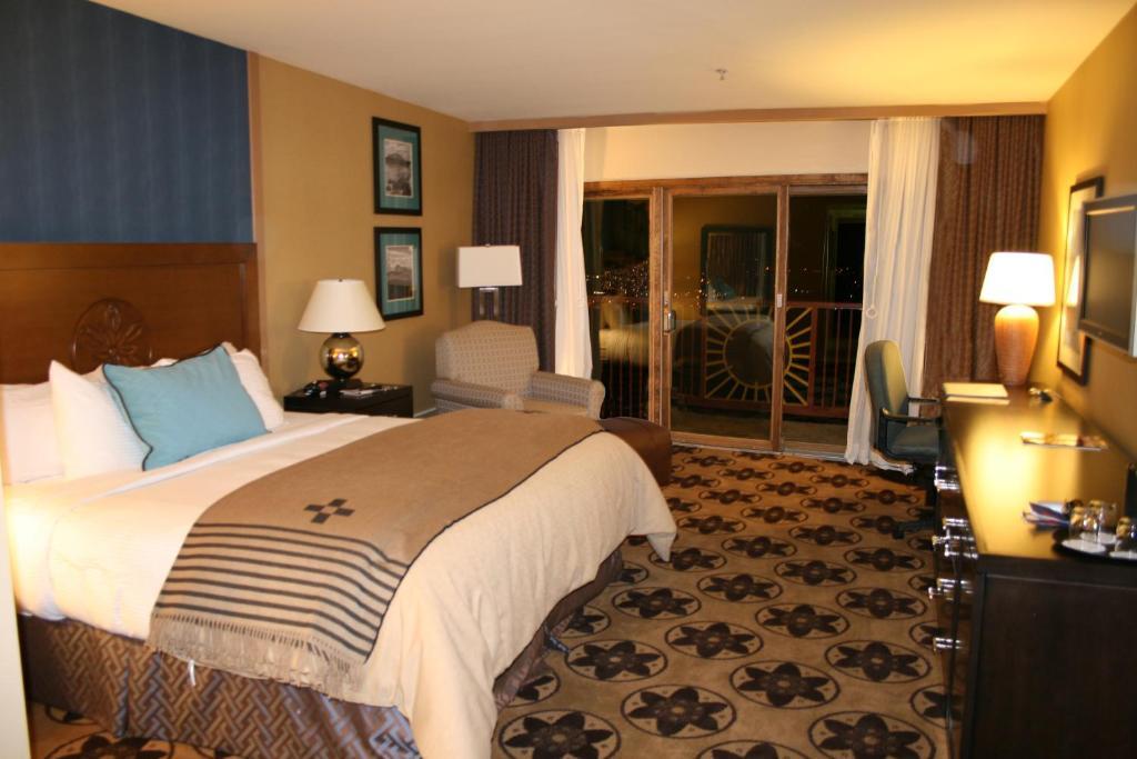 Deluxe Zimmer mit Kingsize-Bett