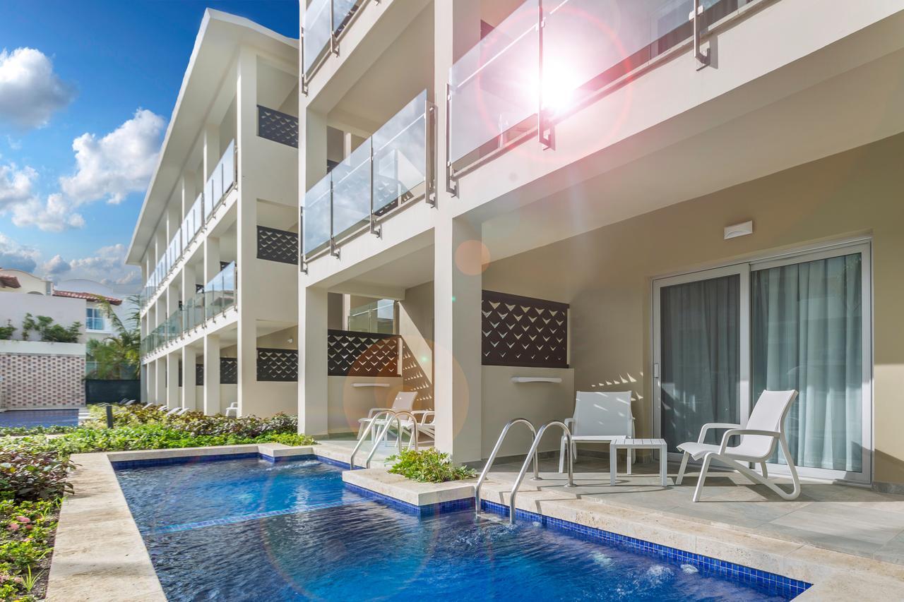 Suite Junior Superior con acceso directo a la piscina