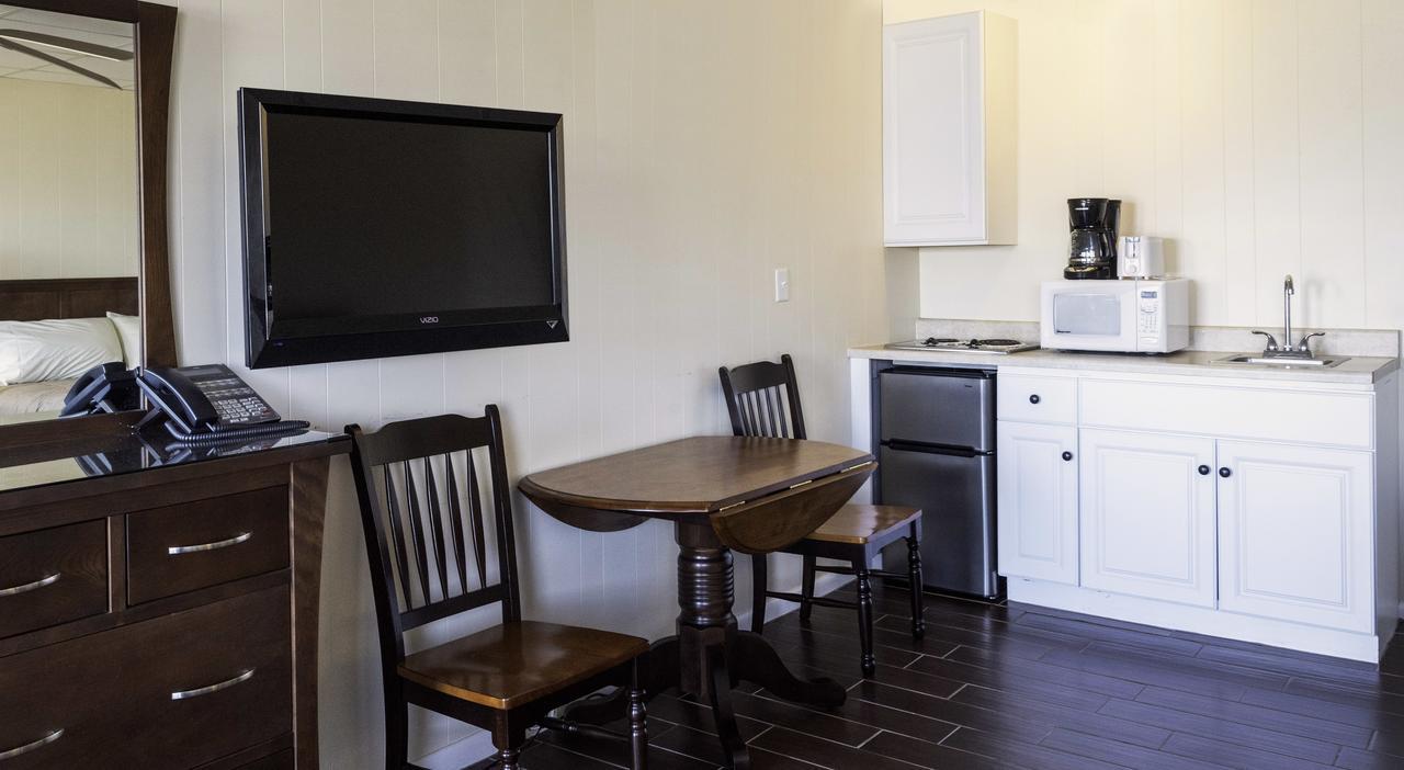 Queen Room with Two Queen Beds and Kitchenette,1039297516:JPEG