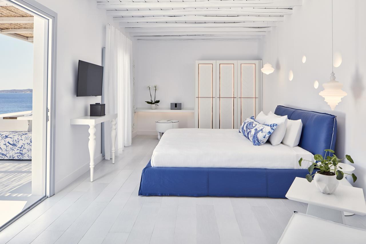 Senior Suite with Open-Air Jetted Tub and Sea View