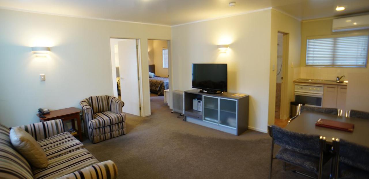 Two-Bedroom Apartment,744044677:JPEG