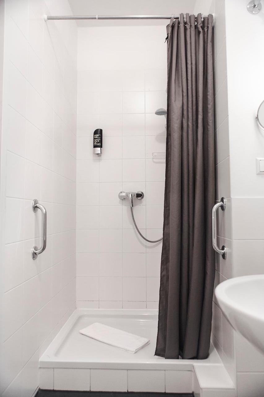 Camera Standard Matrimoniale/Doppia con Letti Singoli con Bagno Privato Esterno