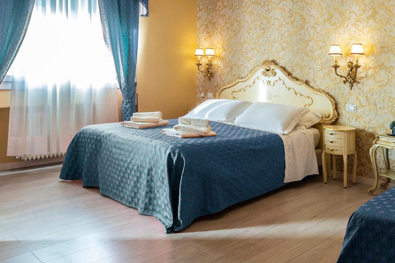 Dreibettzimmer mit eigenem Bad