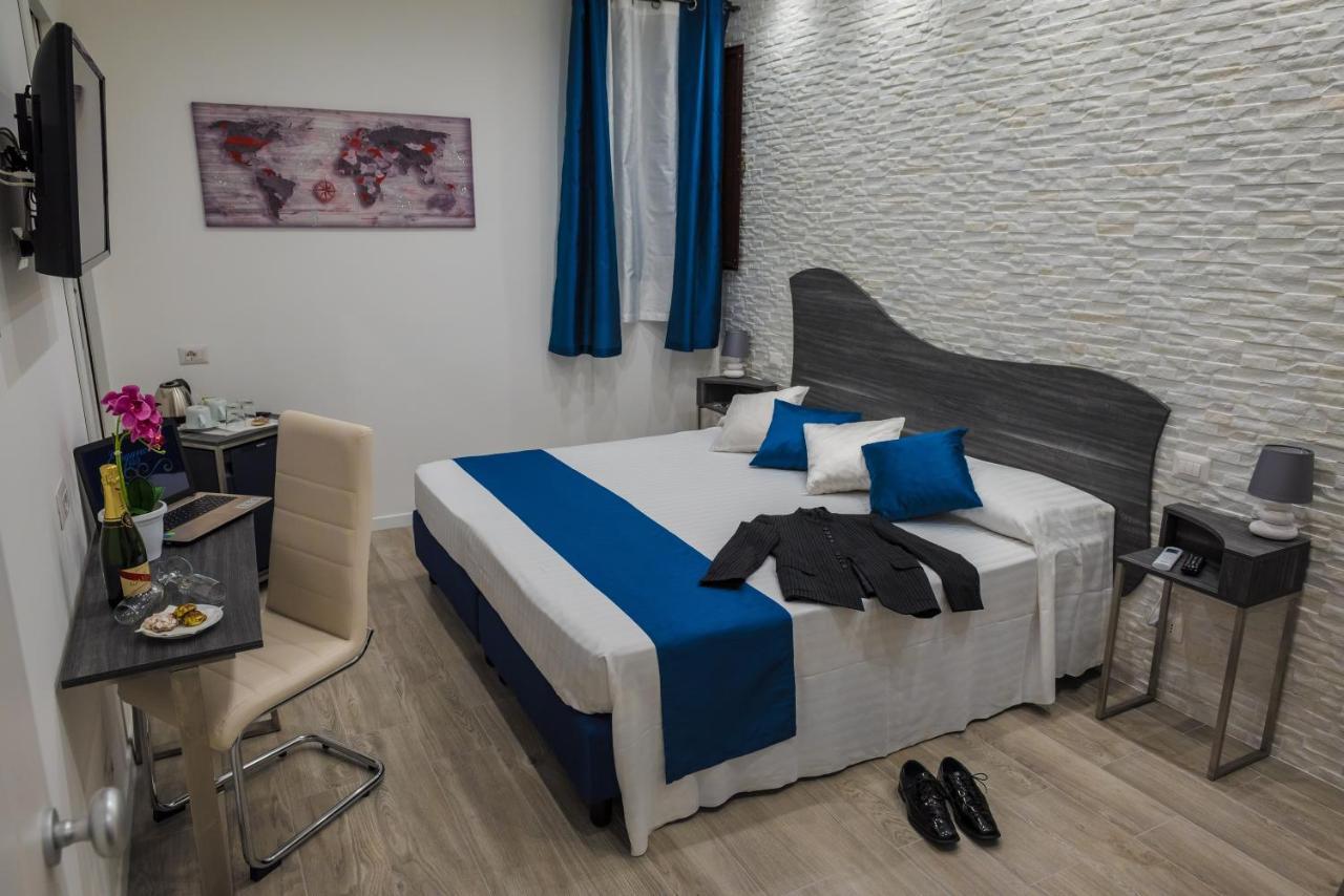 Double or Twin Room with Bathroom