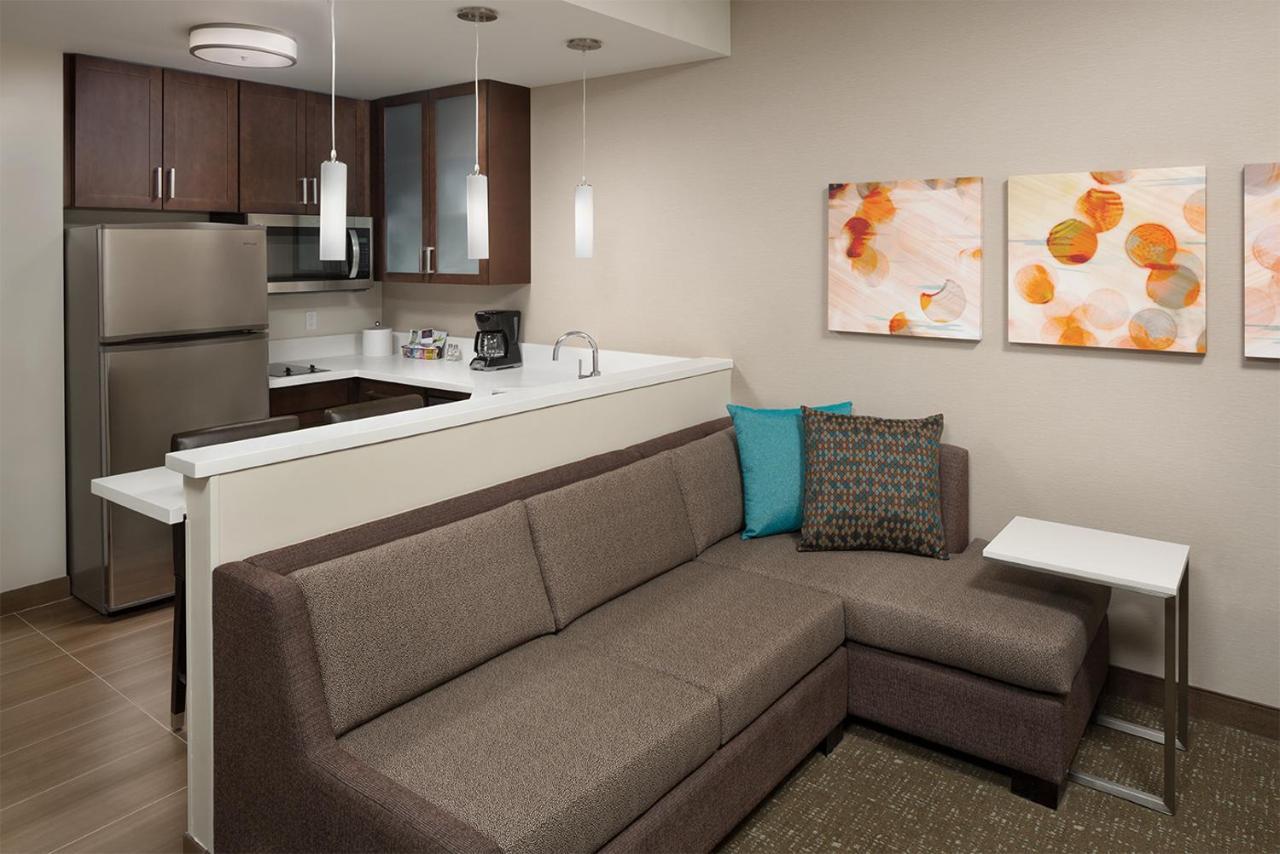 King Studio with Sofa Bed - Hearing Accessible