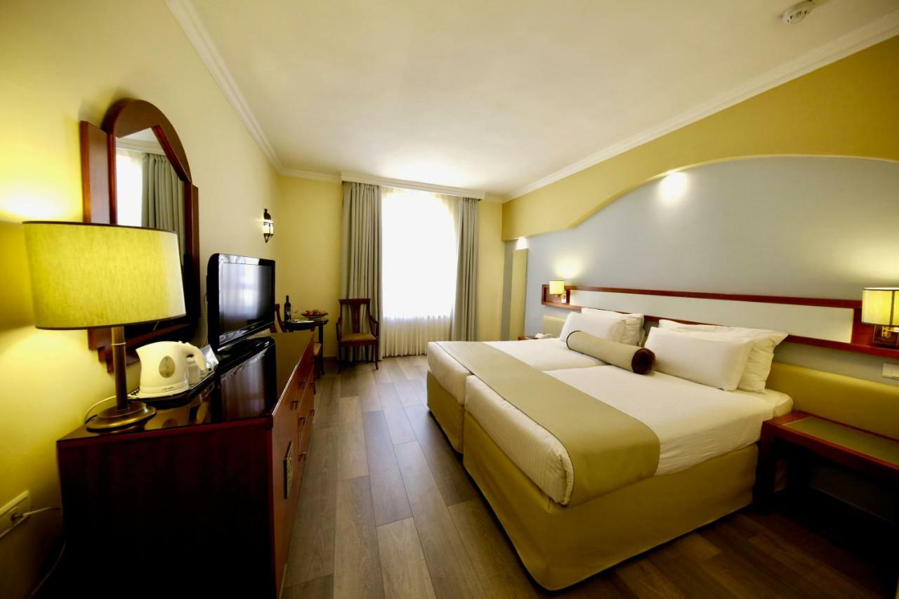 Chambre Triple Supérieure (2 Adultes + 1 Enfant)