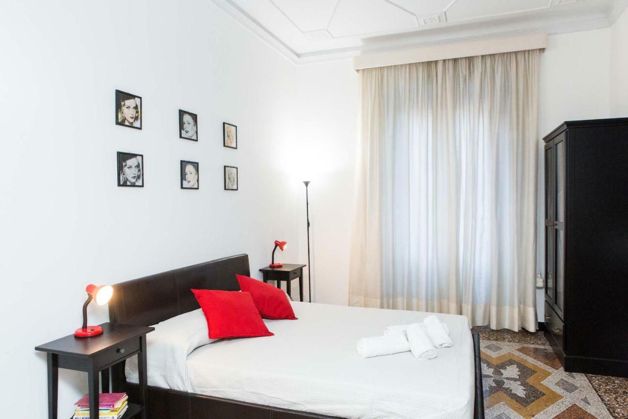 Quarto Deluxe com Banheiro Privativo Externo