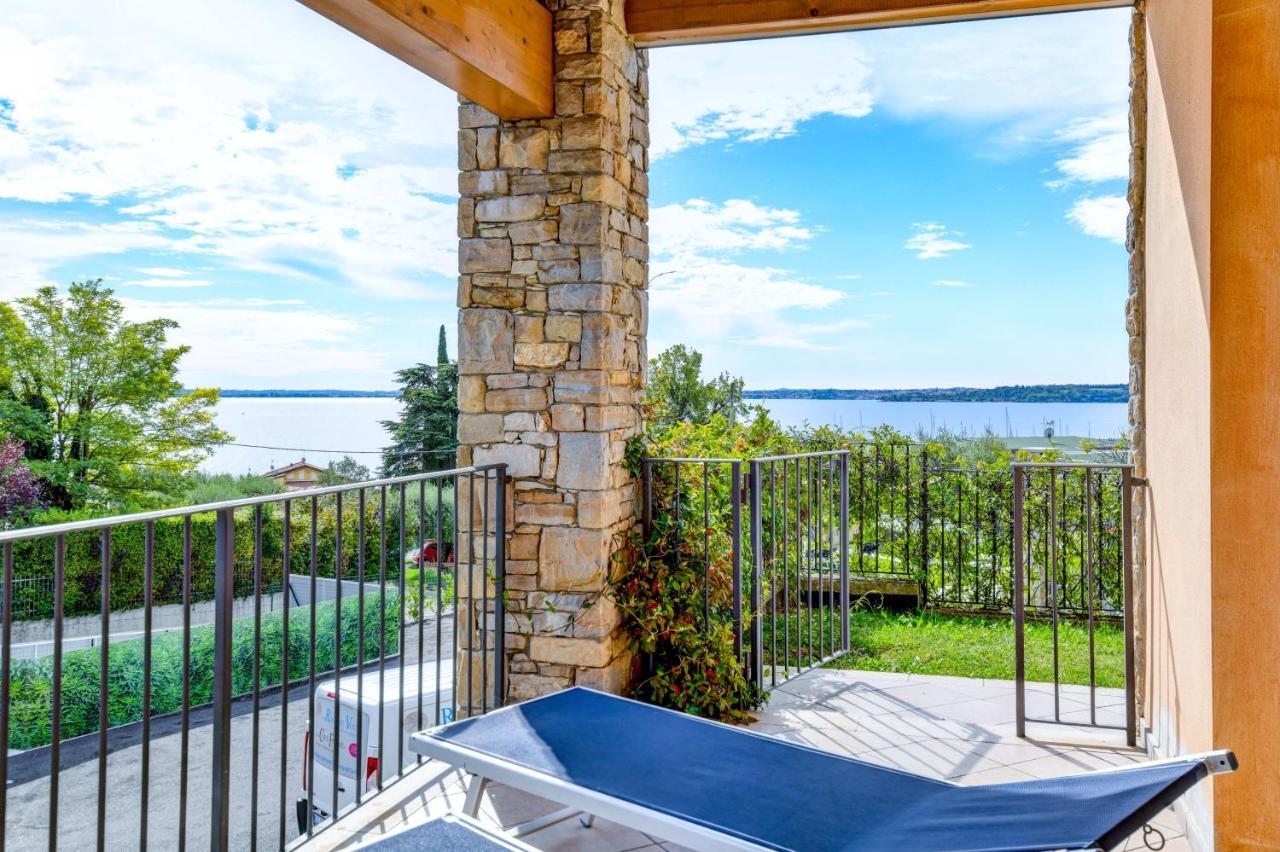 Standard Three-Bedroom Apartment with Lake View,943136593:JPEG