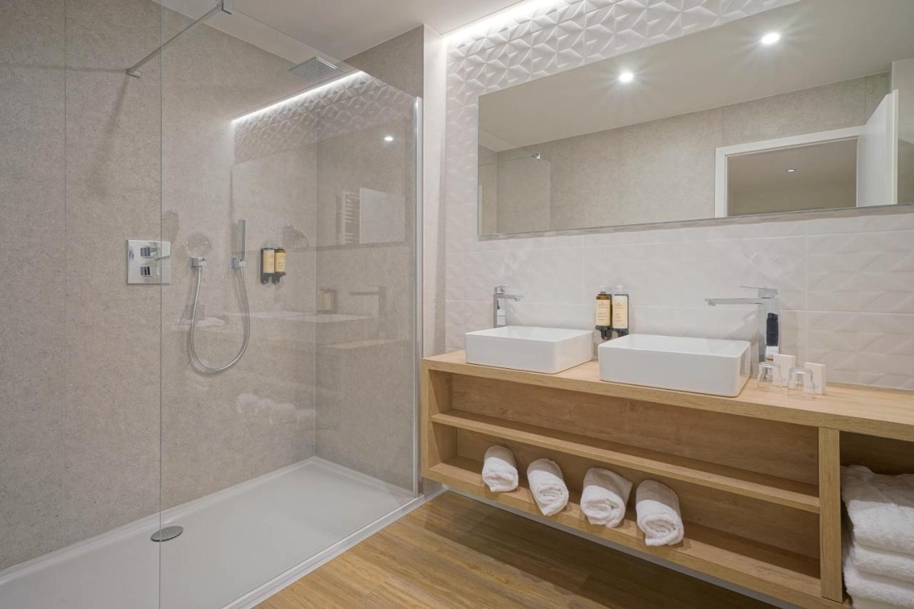 Double Room,973398871:JPEG