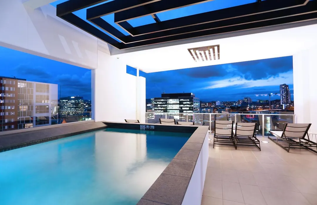 Alex Perry Hotel & Apartments-1