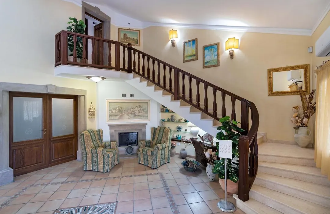 Villa Lina-1