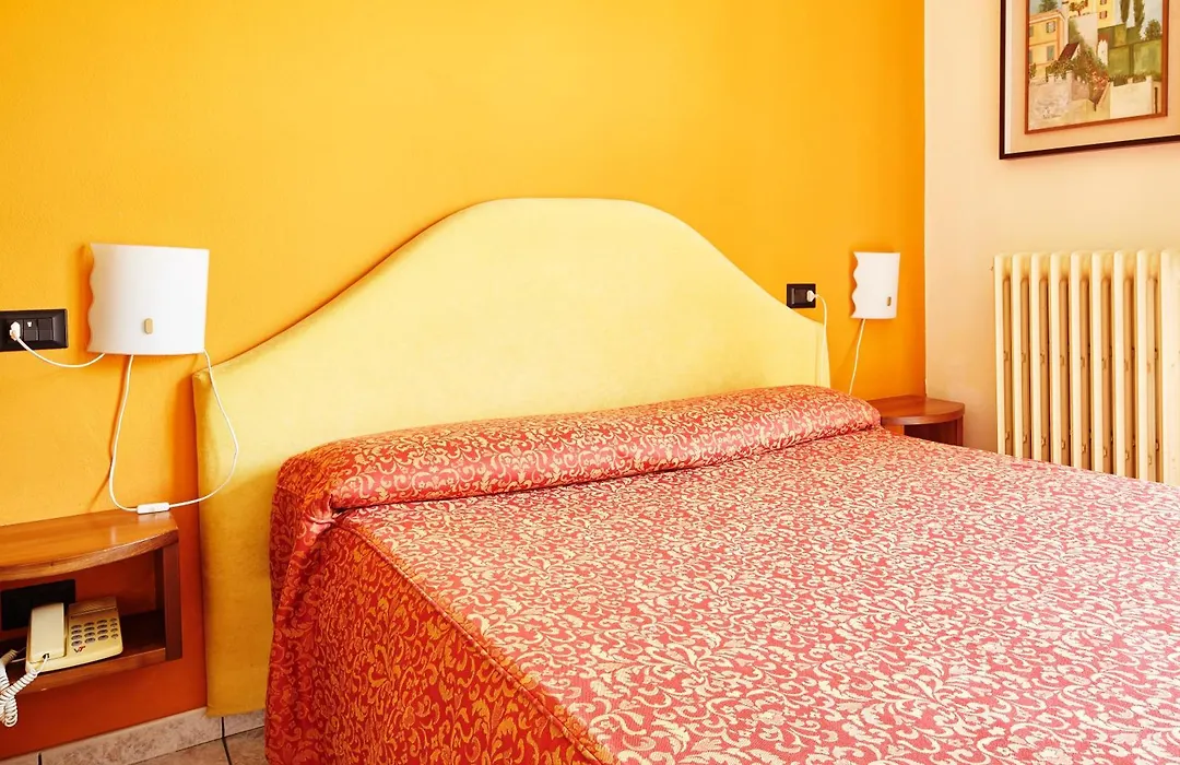 Hotel 2000-1