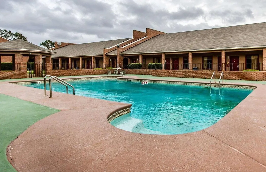 Econo Lodge Inn & Suites Enterprise-1