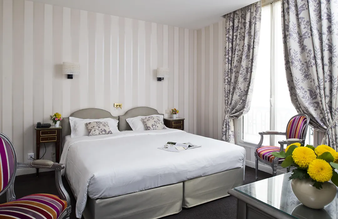 Hotel Saint-Petersbourg Opera & Spa-1