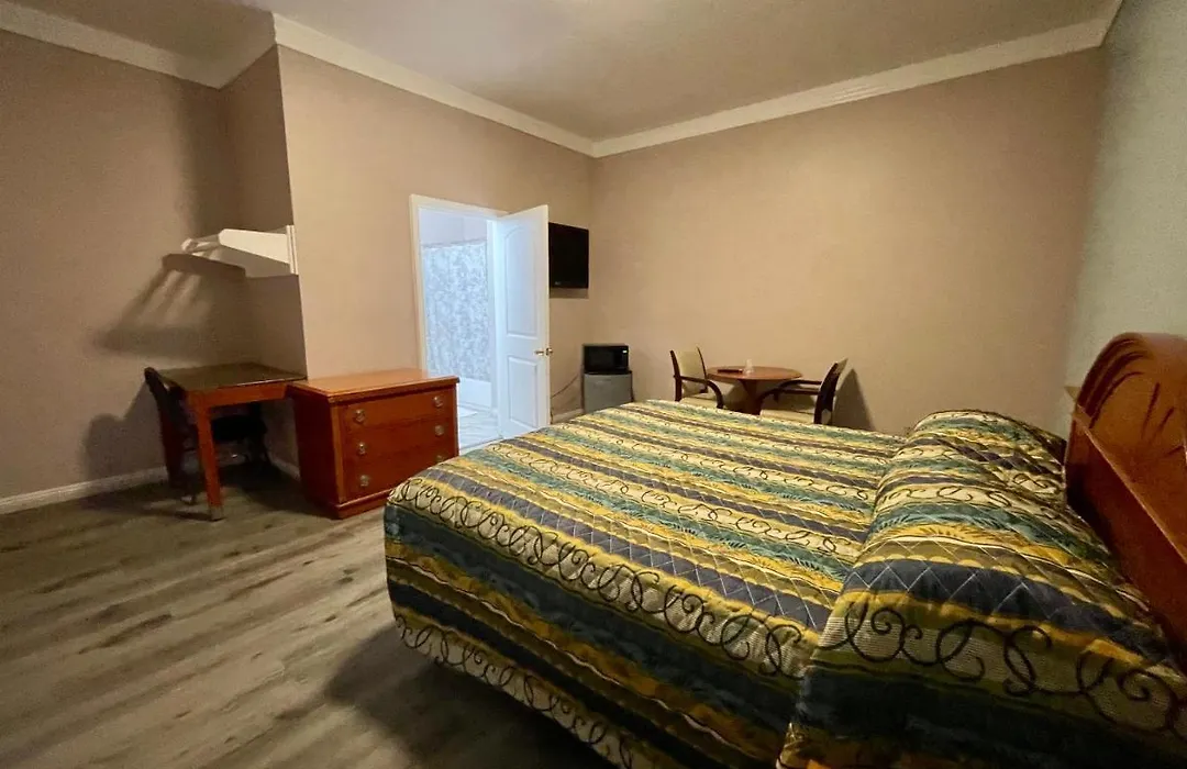 Paradise Inn-1