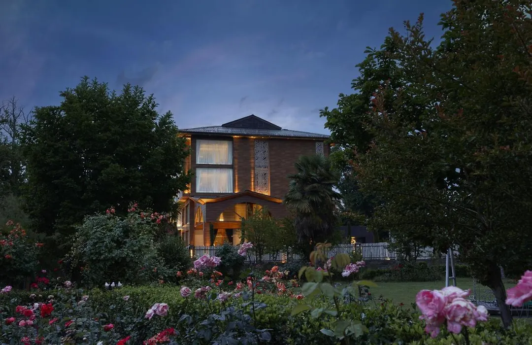 Welcomheritage Grand, Srinagar-1