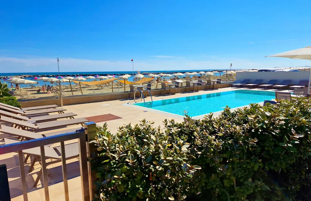 You & Me Beach Hotel - Adults Friendly-1