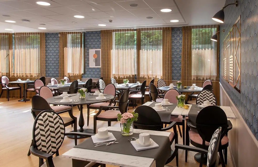 DOMITYS Résidence services seniors LE PARC DES AUBIERS-1