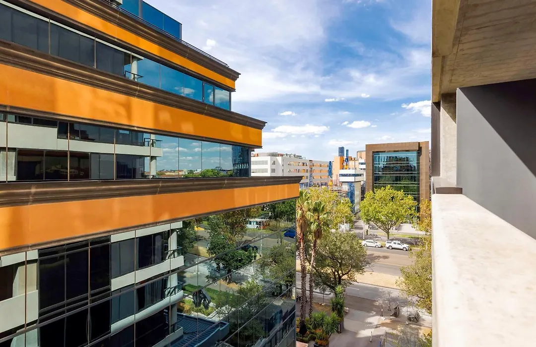 Mercure Melbourne St Kilda Road-1