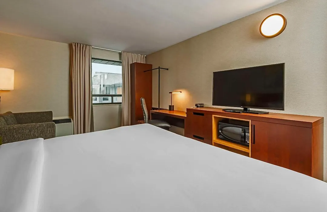 Comfort Inn Cambridge - Highway 401-1